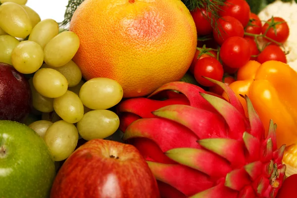 Frutas e produtos hortícolas mistos — Fotografia de Stock