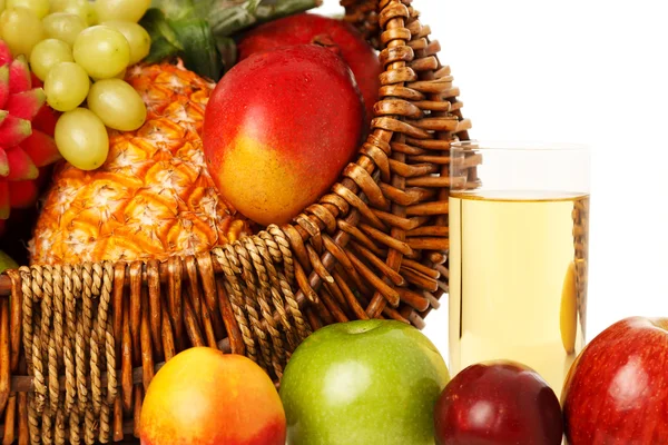 Fruit in mand en SAP. — Stockfoto