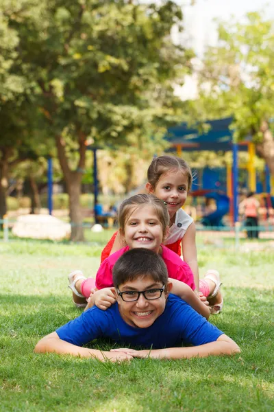 Piggy Back Ride — Stock Photo, Image