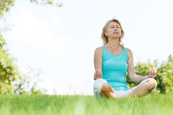 Women outside — Stock Photo, Image