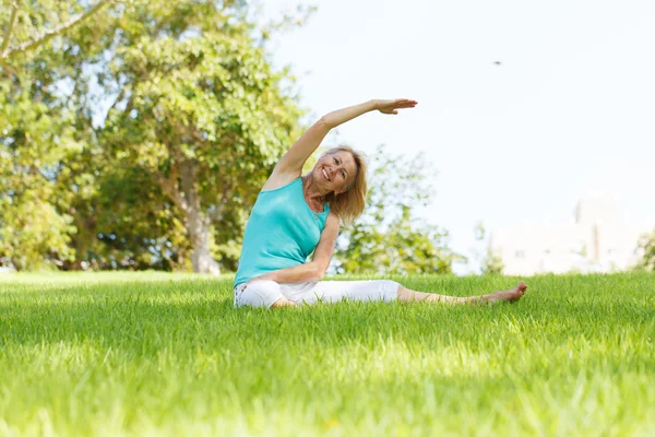 Women outside — Stock Photo, Image