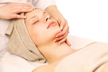 gün Spa yüz masajı