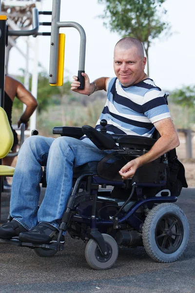 Hombre discapacitado — Foto de Stock