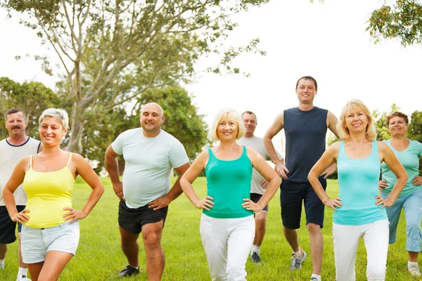 People doing flexibility exercises — Stock Photo, Image