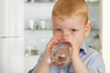küçük boy içecek su