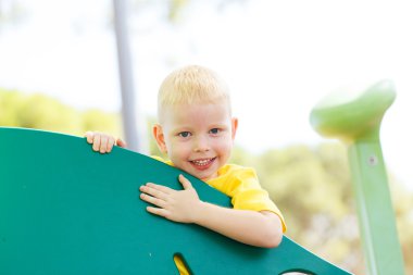 küçük boy oynayın