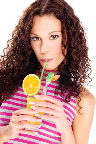 Mulher beber suco de laranja, isolado — Fotografia de Stock