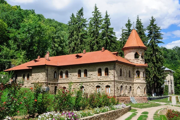 Rudi kvinnors kloster (kloster) i Moldavien — Stockfoto