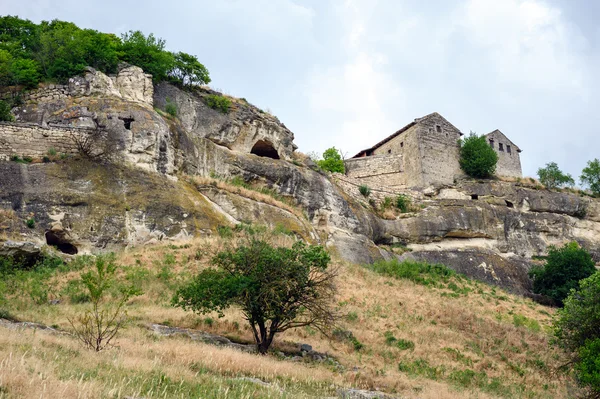 Chufut-grönkål, medeltida mountain city — Stockfoto