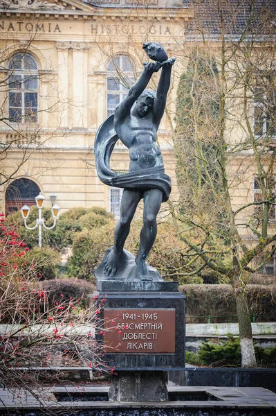 Monument In honor of immortal valor of medics, Lviv, Ukraine — Stock Photo, Image