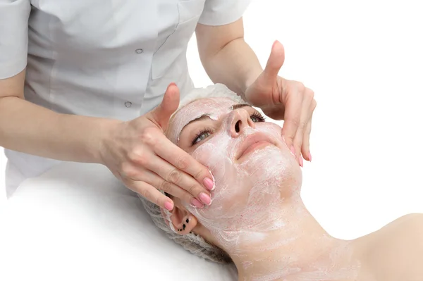 Massage facial avec masque gommage — Photo