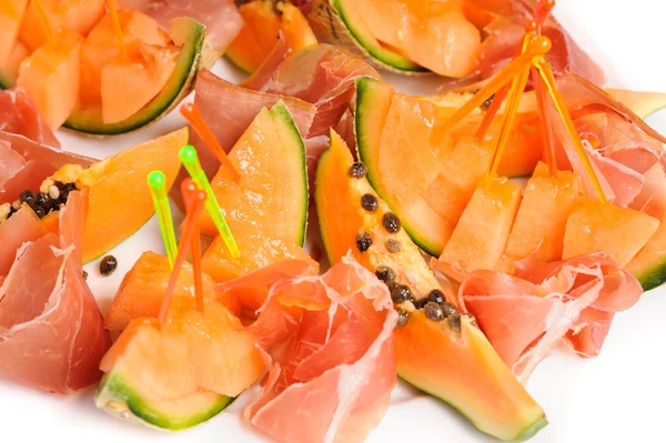 Salat mit Schinken und Papaya — Stockfoto