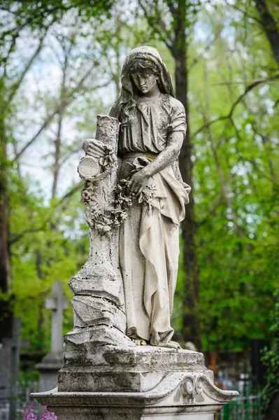 Staty på graven — Stockfoto