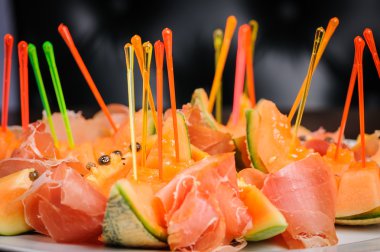 prosciutto ve papaya salatası