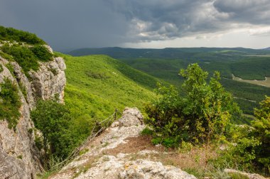 Fırtınadan önce