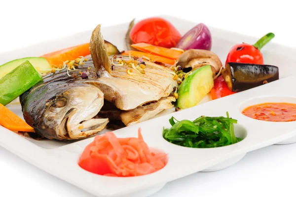 Fried wish with grilled vegetables and sauces — Stock Photo, Image