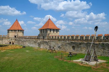 Tighina veya Bendery, Transnistria, Moldova 'daki Dinyester Nehri' ndeki eski ortaçağ Türk ve Rus Bender kalesi