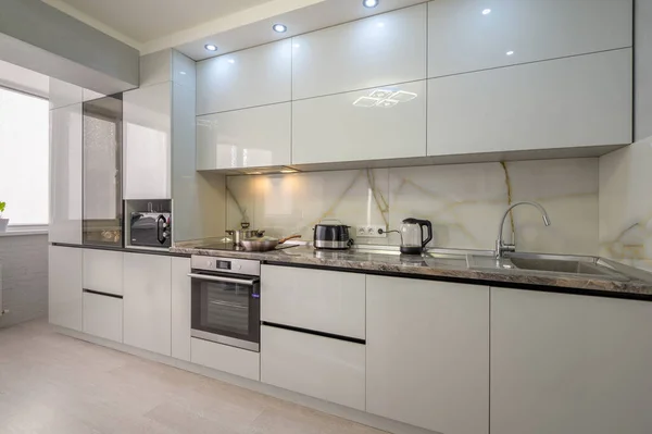Interior Well Designed Modern Trendy White Kitchen — Fotografia de Stock