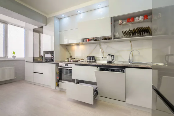 Interior Well Designed Modern Trendy White Kitchen Drawers Retracted — 图库照片