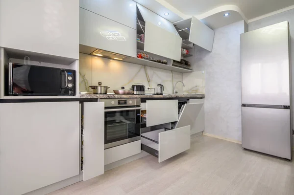 Interior Well Designed Modern Trendy White Kitchen Drawers Retracted — Stockfoto
