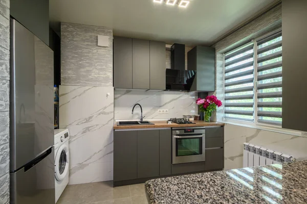Real Showcase Interior Cozy Designed Modern Trendy Gray Kitchen — стоковое фото