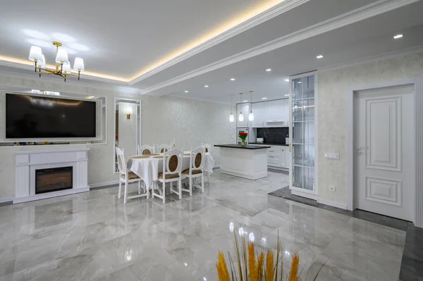 Luxury Large Modern White Large Domestic Kitchen Glossy Marble Floor — Zdjęcie stockowe