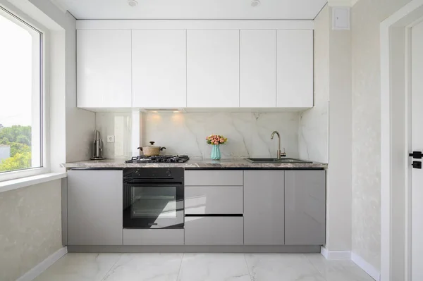 Interior White Grey Small Modern Domestic Kitchen Furniture — Stock fotografie