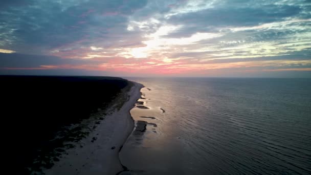 Vista Aérea Sobre Cabo Kolka Mar Báltico Letónia Durante Pôr — Vídeo de Stock