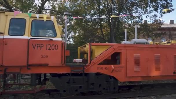 Alter Güterbahnsteig Bahnhof Lettland Sowjetische Oldtimer Lokomotive Mit Dampflok Alter — Stockvideo