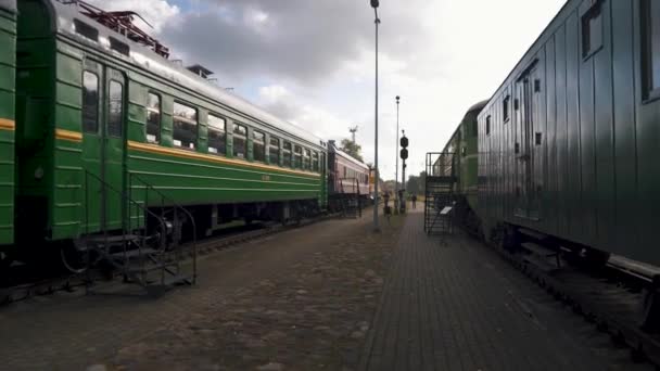 Stazione Ferroviaria Old Cargo Platform Lettonia Locomotiva Sovietica Vintage Con — Video Stock