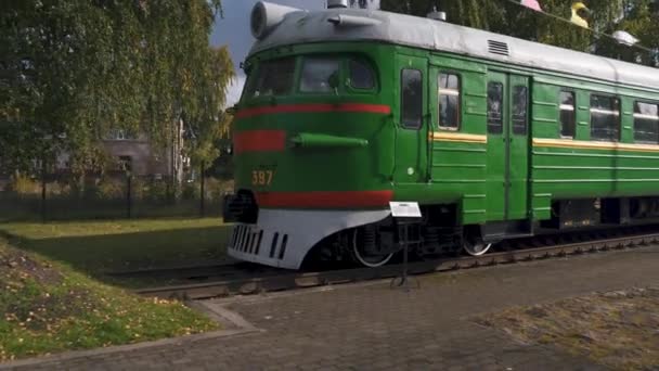 Plataforma Ferroviária Carga Velha Estação Letónia Locomotiva Soviética Vintage Com — Vídeo de Stock