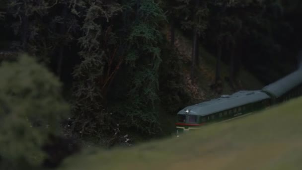 Mini Station Modellering Model Van Het Treinstation Met Bewegende Trein — Stockvideo