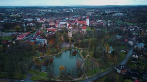 Panoramiczny Widok Miasto Cesis Łotwa Średniowiecznym Kościołem Jana Ruinami Pięknego — Wideo stockowe