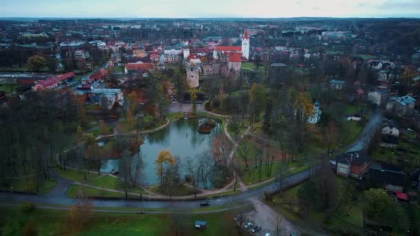 Panoramiczny Widok Miasto Cesis Łotwa Średniowiecznym Kościołem Jana Ruinami Pięknego — Wideo stockowe