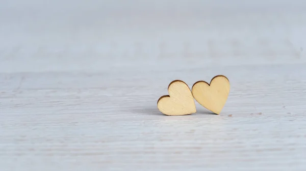 Krásná Karta Romantickými Valentýnskými Dřevěnými Srdci Tvary Přírodní Koncept Svatební — Stock fotografie