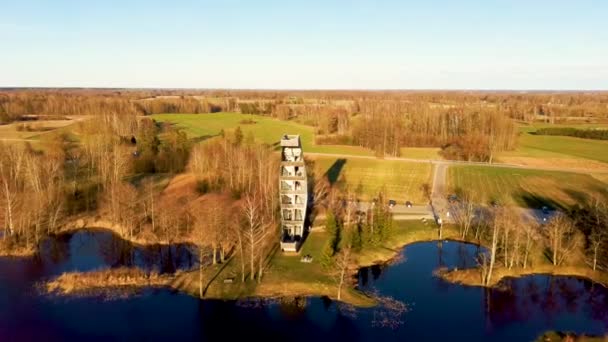 Modern Construction Observation Tower Kirkilai Green Nature Pond Sunset Birzai — Vídeo de Stock