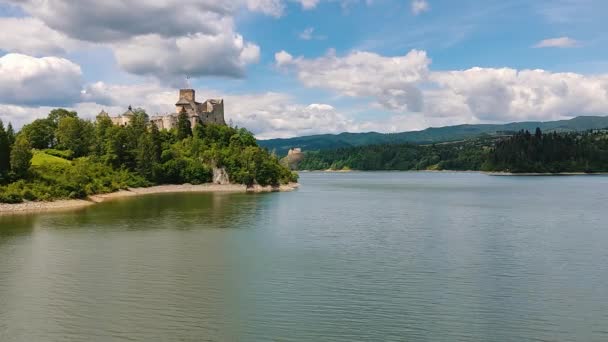 Castillo Niedzica Castillo Dunajec Junto Lago Czorsztynen Las Montañas Pieniny — Vídeo de stock