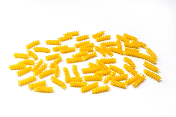 Pâtes Fusilli Crues Isolées Sur Fond Blanc Foyer Sélectif Pâtes — Photo