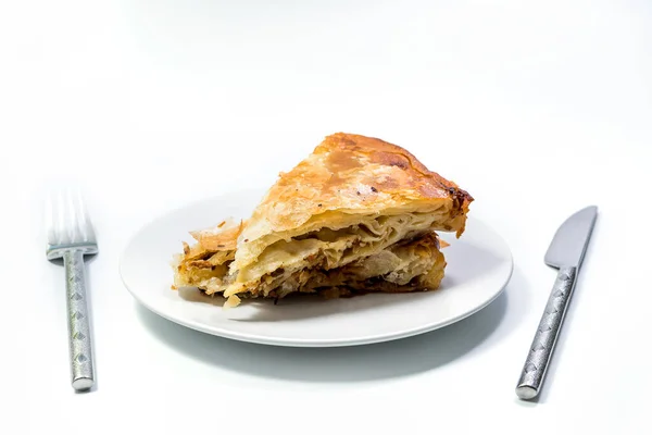 Burek Plăcintă Tradițională Carne Servită Farfurie Ustenile Micul Dejun Tradițional — Fotografie, imagine de stoc