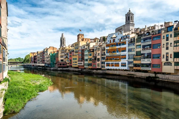 Girona Katalonya Spanya Daki Onyar Nehrine Renkli Sarı Turuncu Evler — Stok fotoğraf