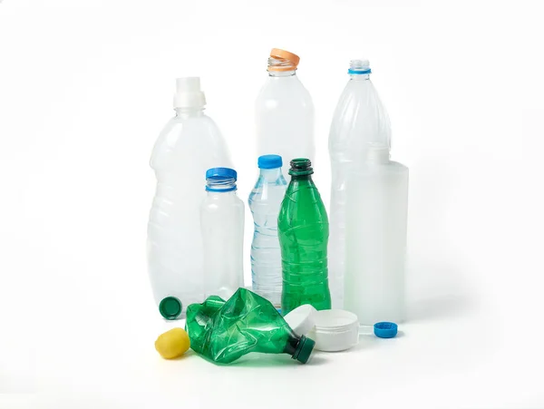 Πλαστικό Έτοιμο Για Ανακύκλωση Απομονωμένο Λευκό Φόντο Χρήση Κενών Φιαλών — Φωτογραφία Αρχείου