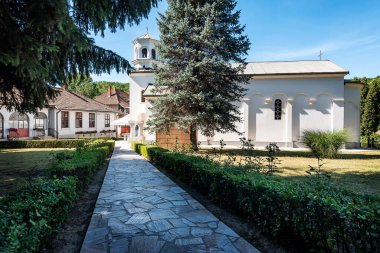 Ortodoks Hıristiyan Manastırı. Tanrının Annesinin Enerjisi Manastırı (Manastir Vavedenje). Ovcar Dağı 'nda, Ovcar Banja, Sırbistan ve Avrupa yakınlarındaki 12. yüzyıl manastırı