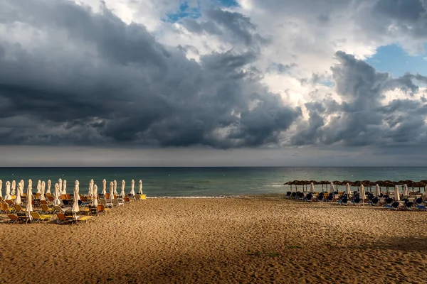 Beautiful Sandy Beach Closed Parasols Sunbeds Just Powerful Storm — Foto de Stock