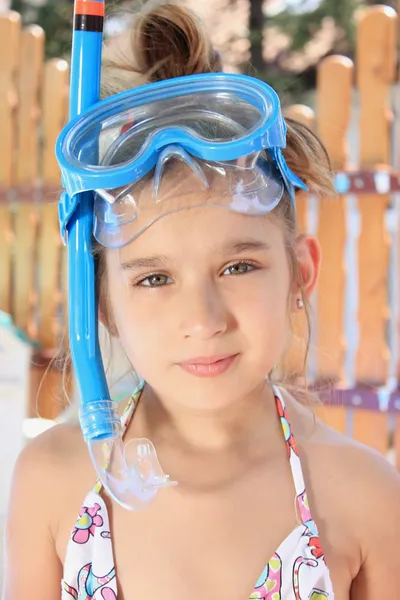 Menina com máscara de mergulho — Fotografia de Stock