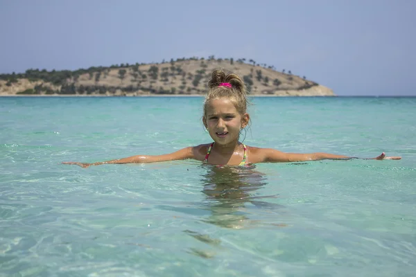 Chica en el mar — Foto de Stock