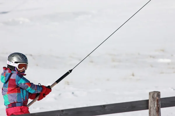 Meisje op de skilift — Stockfoto