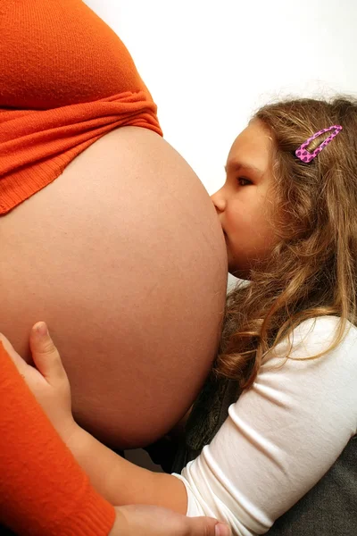 Pregnancy and little girl — Stock Photo, Image