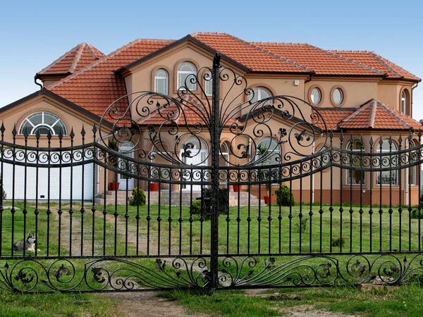 Huis en tuin — Stockfoto