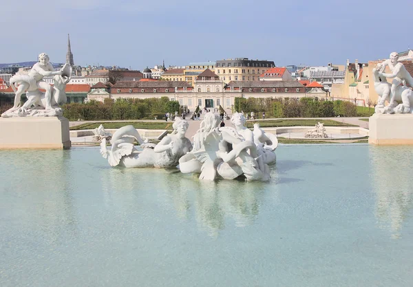 Fontana nel parco Belvedere, Vienna — Foto Stock