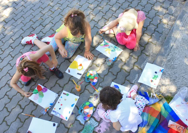 Children painting — Stock Photo, Image